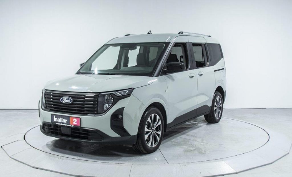 Ford Tourneo Courier Titanium - Fotoğraf 4