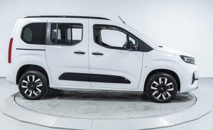 Opel Combo 1.5 Ultimate - Fotoğraf 5