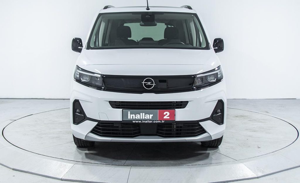 Opel Combo 1.5 Ultimate - Fotoğraf 1