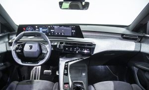 Peugeot e-3008 Gt - Fotoğraf 9
