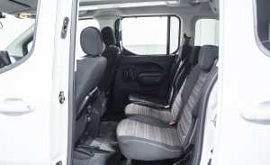 Opel Combo 1.5 Ultimate - Fotoğraf 11