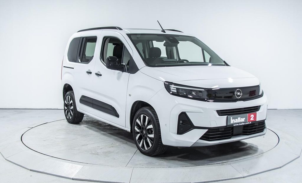 Opel Combo 1.5 Ultimate - Fotoğraf 4