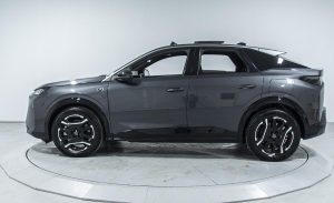 Peugeot e-3008 Gt - Fotoğraf 6