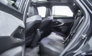 Peugeot e-3008 Gt - Fotoğraf 11