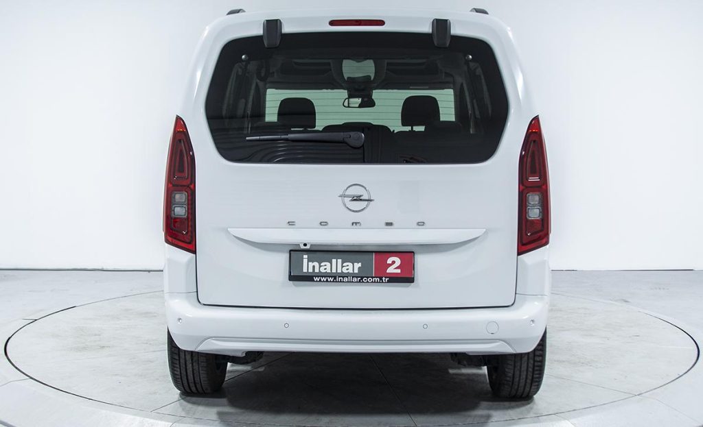 Opel Combo 1.5 Ultimate - Fotoğraf 2