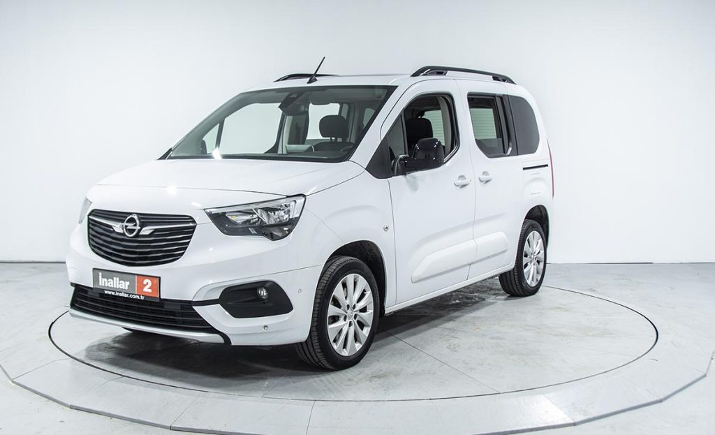 Opel Combo 1.5 Ultimate - Fotoğraf 3