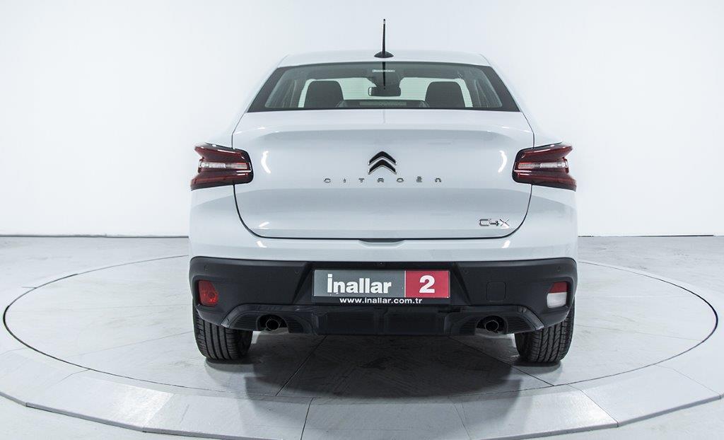 Citroën C4 X 1.2 Feel Bold - Fotoğraf 2